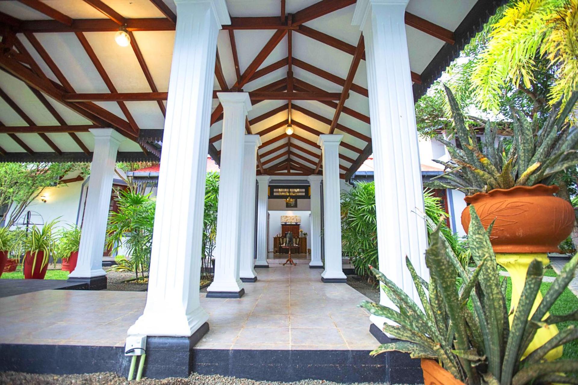 Arcadia Resort Hikkaduwa Exterior photo